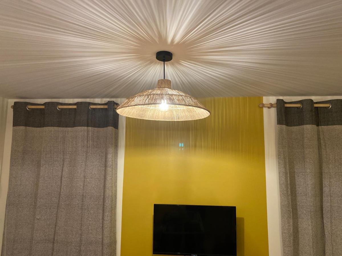 Exceptionnel ! Superbe Appartement Refait A Neuf En Rez-De-Chaussee Avec Parking Prive كاسْتْرْ المظهر الخارجي الصورة